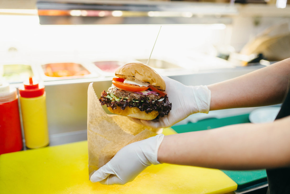 snacktasche-braun-mit-burger