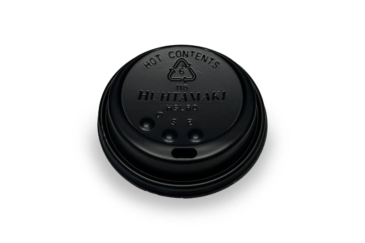 Schwarzer Deckel für Kaffeebecher, passend für 300ml und 400ml, mit Trinköffnung und Recycling-Symbol, aus Kunststoff.