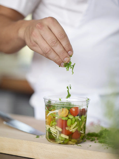Die DUNI Salatschale in Aktion - Verpackung2Go